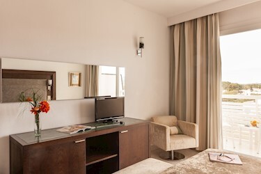 Standard Room Lateral Sea View